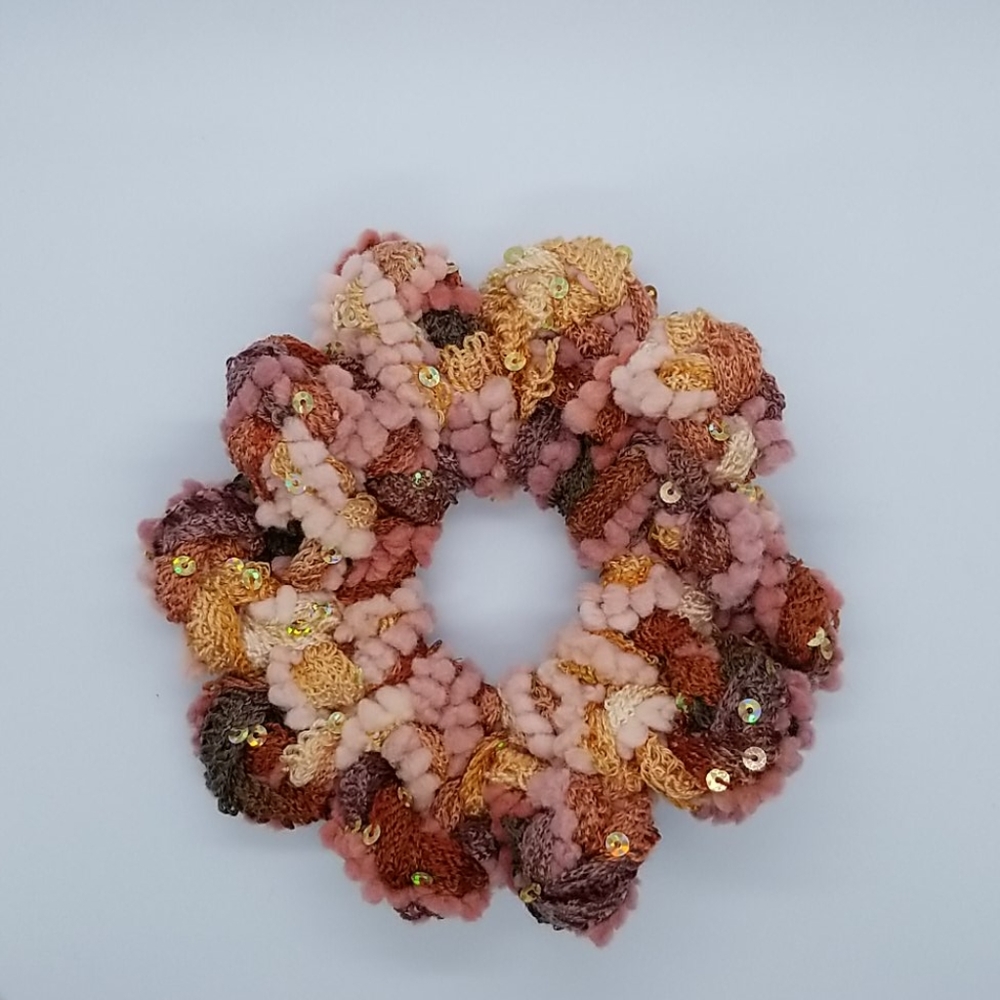 🥳NWT Handmade Hair Scrunchie